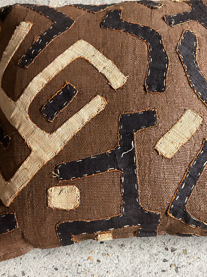 Kuba cloth cushion (46.01)
