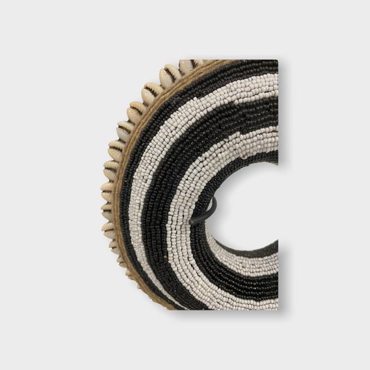 Cameroon beaded bracelet - (88.1) black n white
