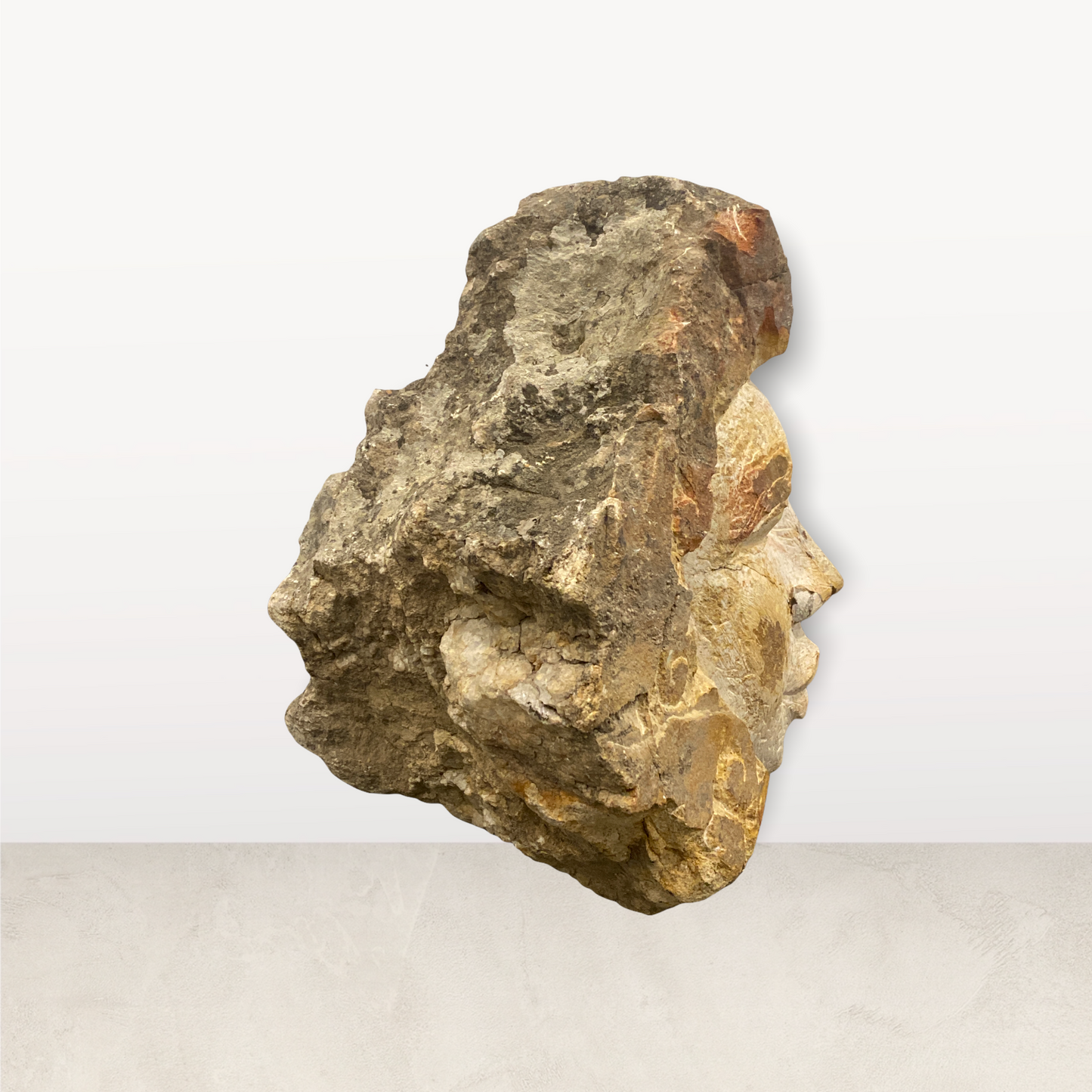 Stone head sculpture by Rizimu Chiwawa (32.2)