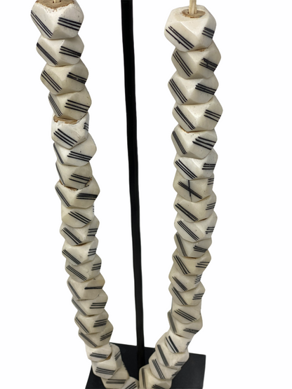 Kenya Beads - black & white