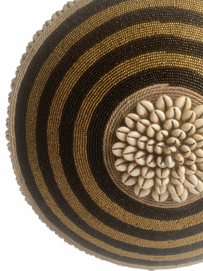 Cameroon Shield - 32cm black & gold