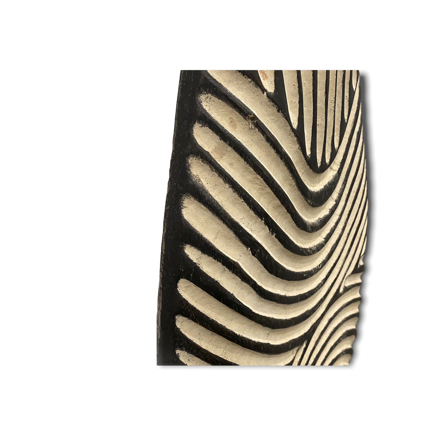 Cameroon Shield - Tall diamond white