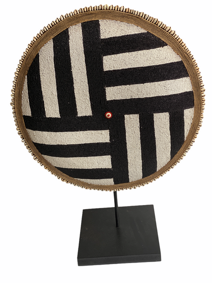 Cameroon Beaded Shield CW07- L - 55cm Black & White