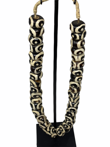Kenya Beads - dark brown & white circular pattern
