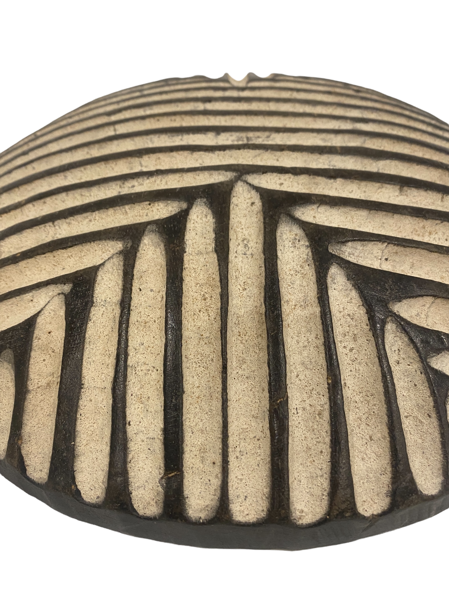 Cameroon Shield Round - (59.7)