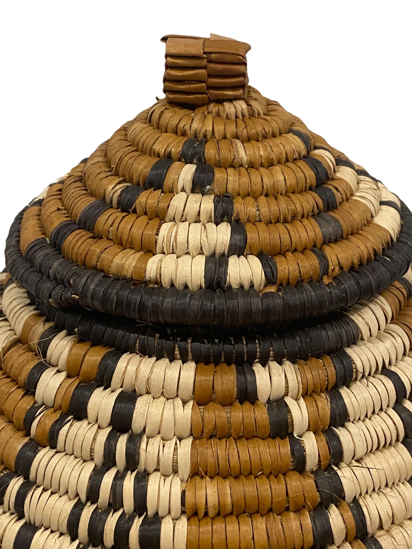 Zulu Ukhamba - traditional basket (TR9.10)