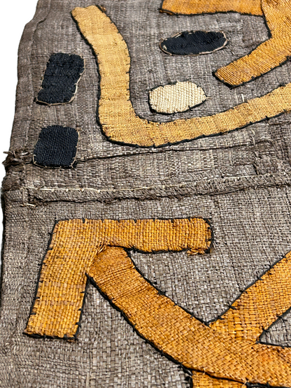 Old Kuba cloth - Democratic Republic of Congo TR86.01