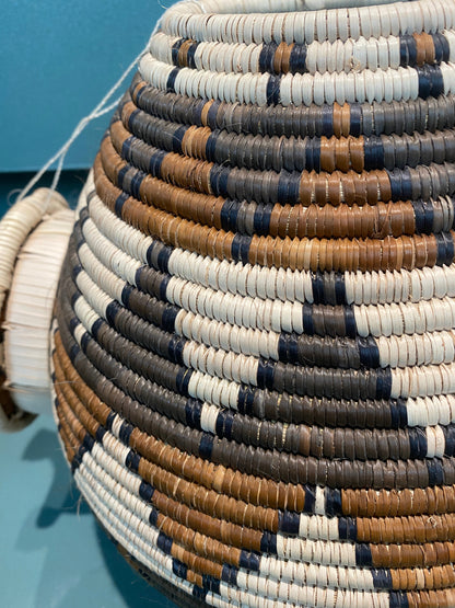 Zulu Ukhamba - traditional basket (23.1)