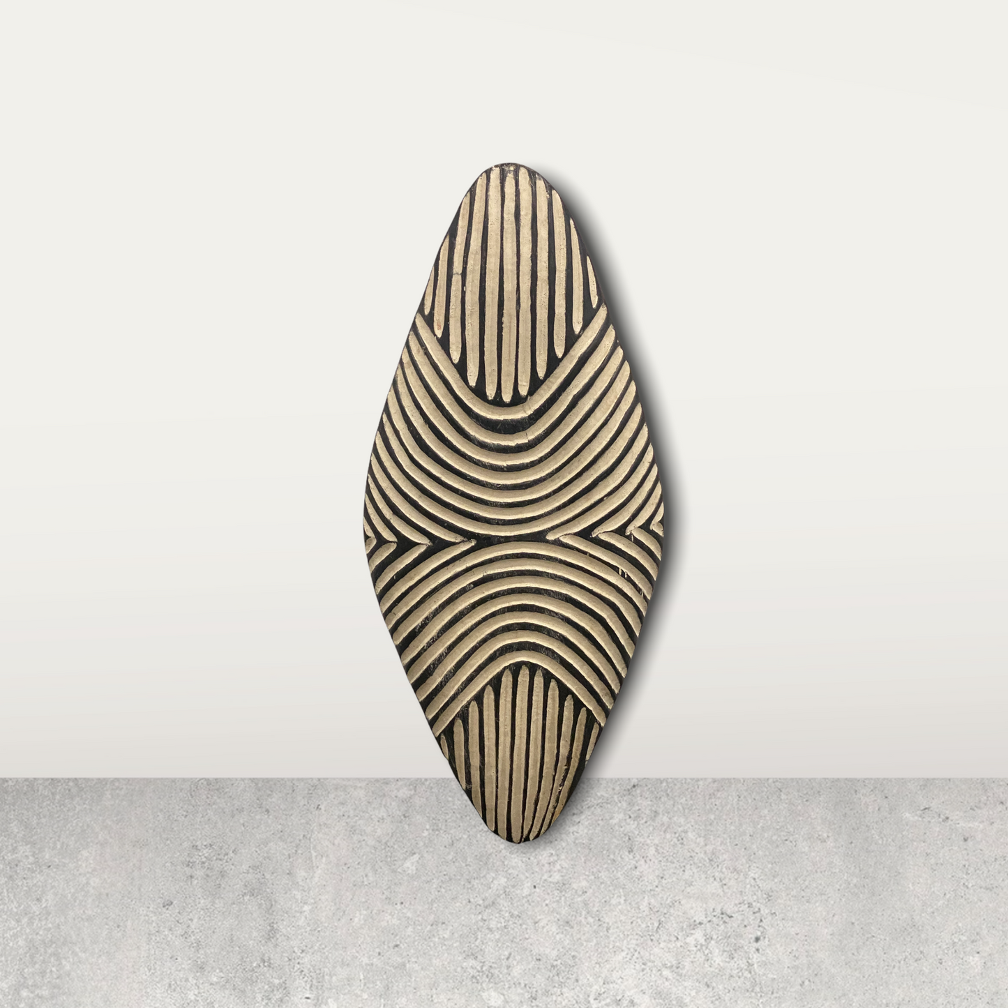 Cameroon Shield - Tall diamond white