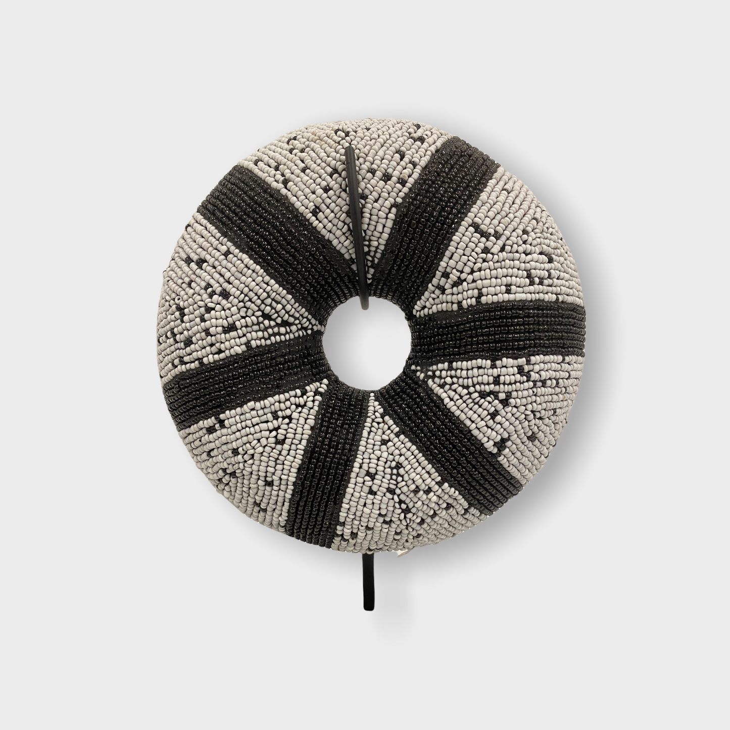 Cameroon beaded bracelet - (89.3) white/black