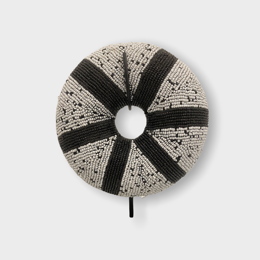 Cameroon beaded bracelet - (89.3) white/black