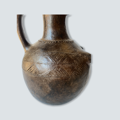 Mangbetu figural clay pot