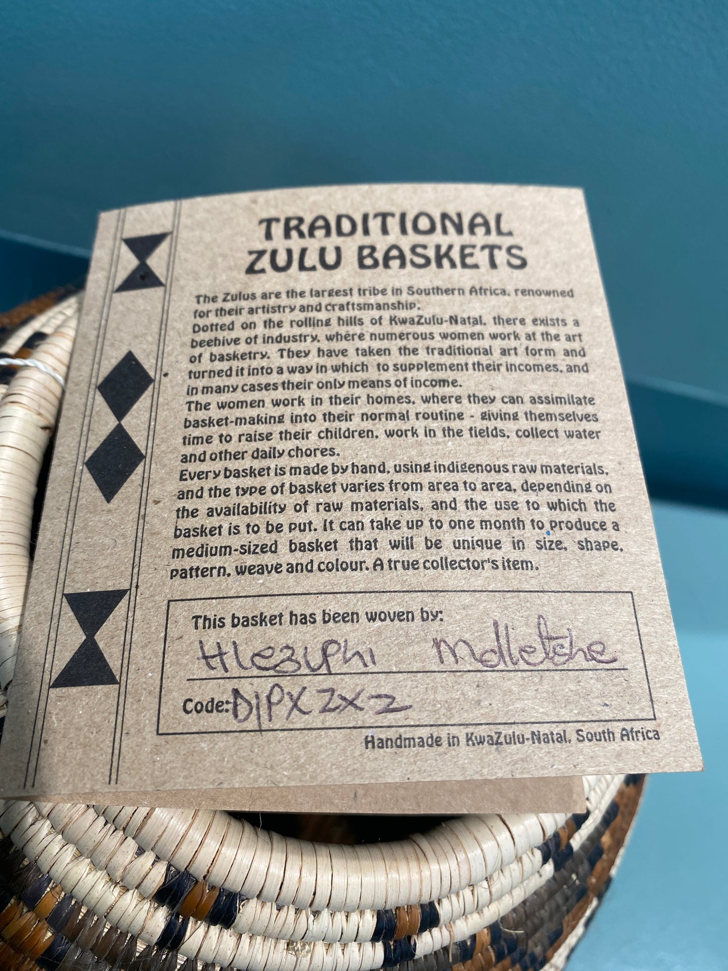 Zulu Ukhamba - traditional basket (23.1)