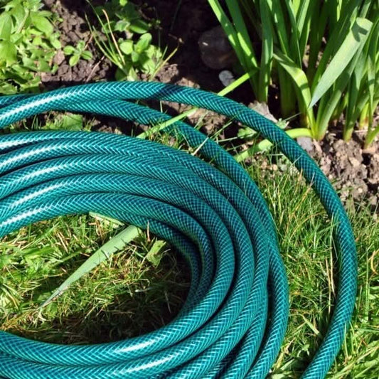 Kingfisher 30m Hose and Spray Nozzle Set Green