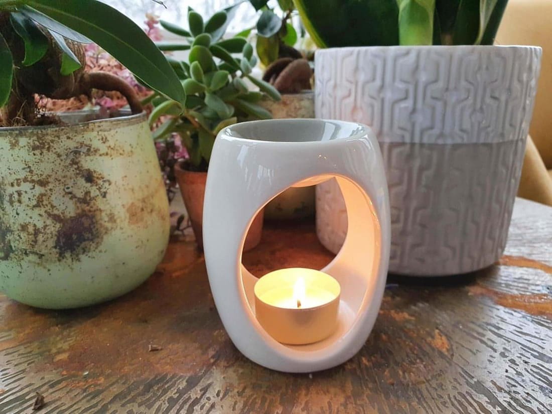 Wax Melt Starter Kit – Burner, Soy Tealight & Scented Melt