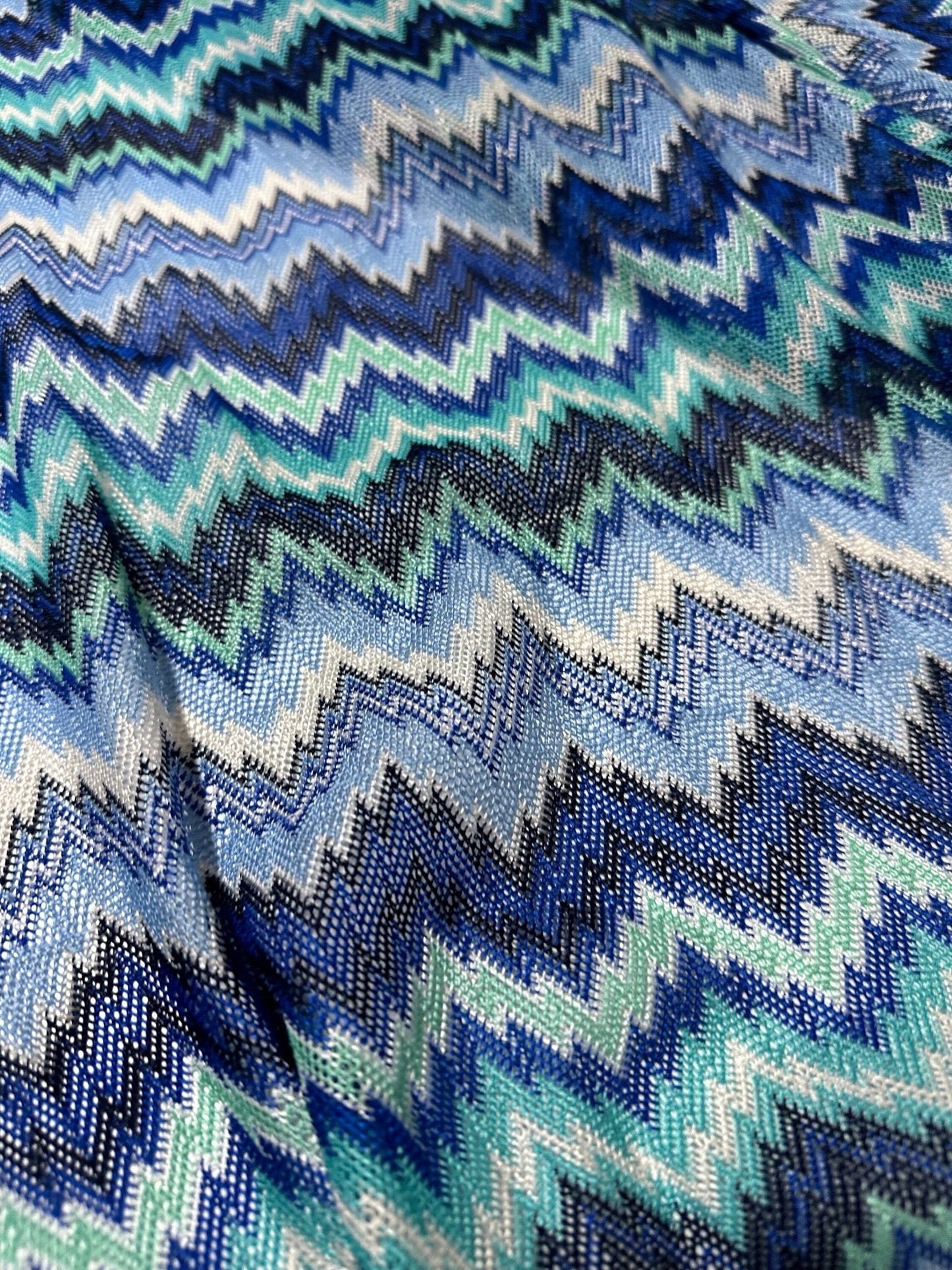 Zigzag Knitted Mesh Fabric