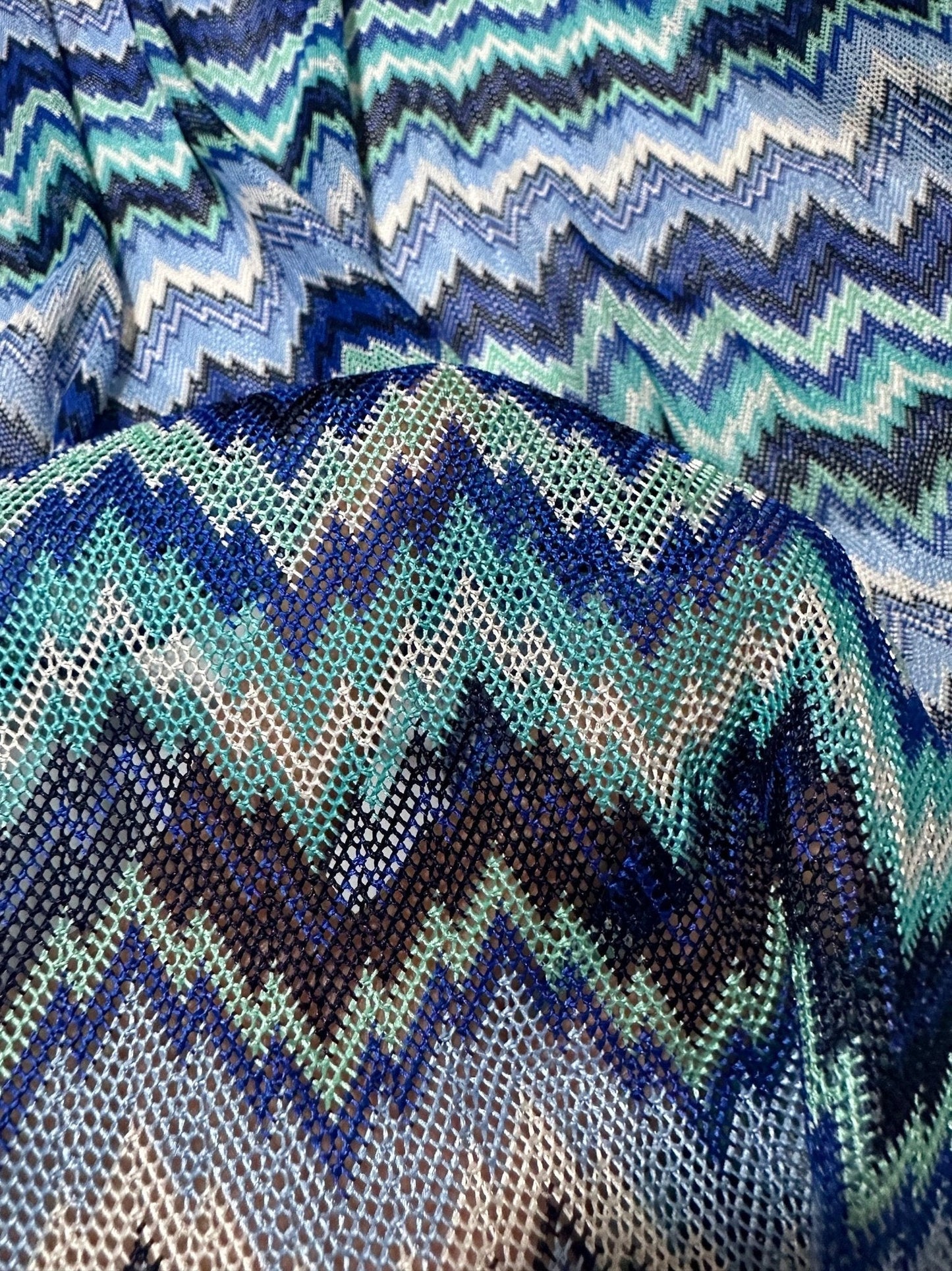 Zigzag Knitted Mesh Fabric