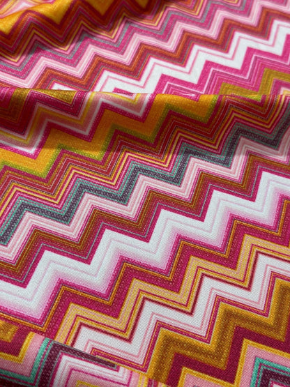 Fabric with Zigzag Pattern for Versatile Use