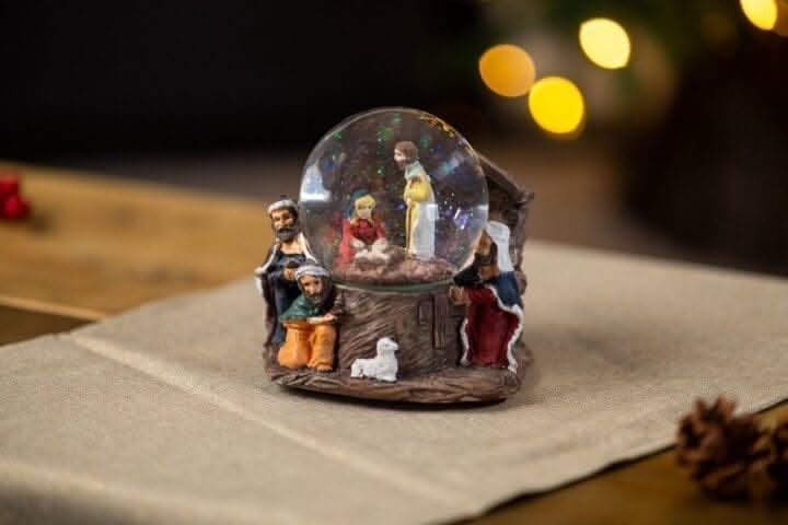Christmas Nativity Scene Snow Globe Decoration
