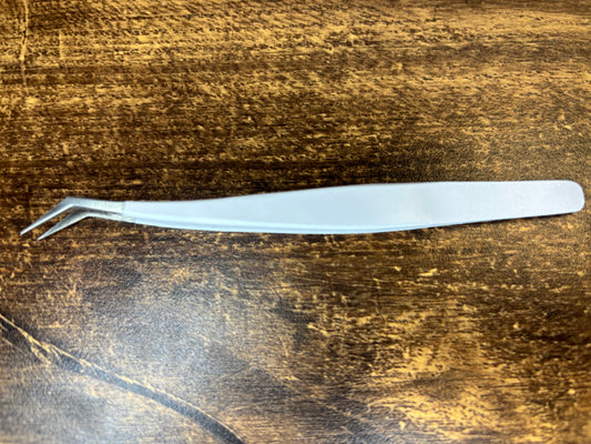 Angled Volume Tweezers (Non-Fibre Grip) – Perfect for Fan Creation