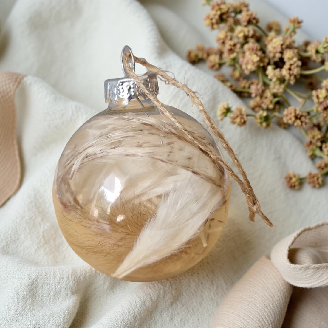 Pampas Decoration Bauble – Soft & Elegant Seasonal Décor