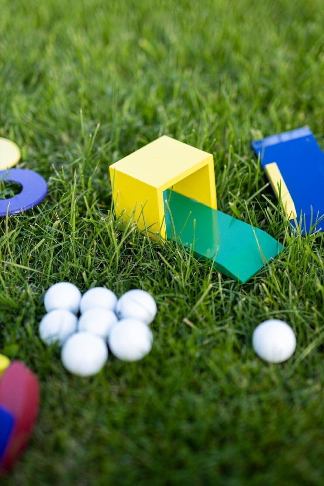 Kid's Toy Wooden Golf Set With Clubs, Balls and Ramps