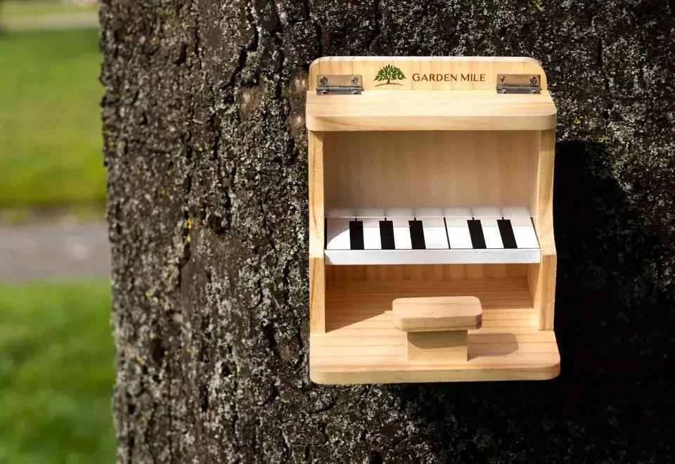 Hanging Wooden Bird Feeder Piano Novelty Feeding Station