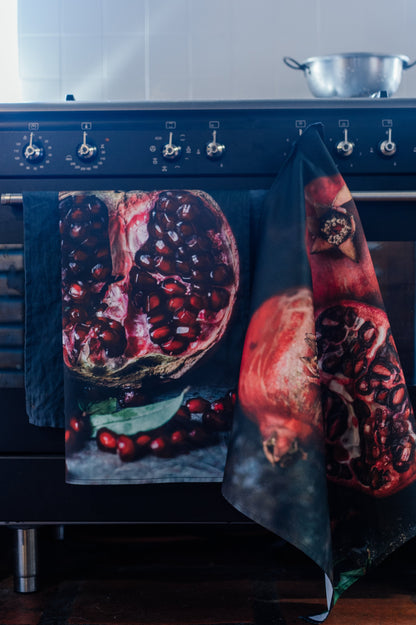 Square Cloth - Pomegranate on Black