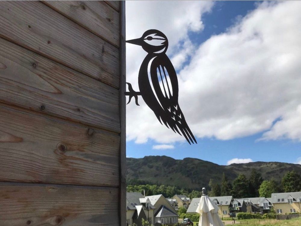 Garden Silhouette Woodpecker Sign: Rustic Home Decoration