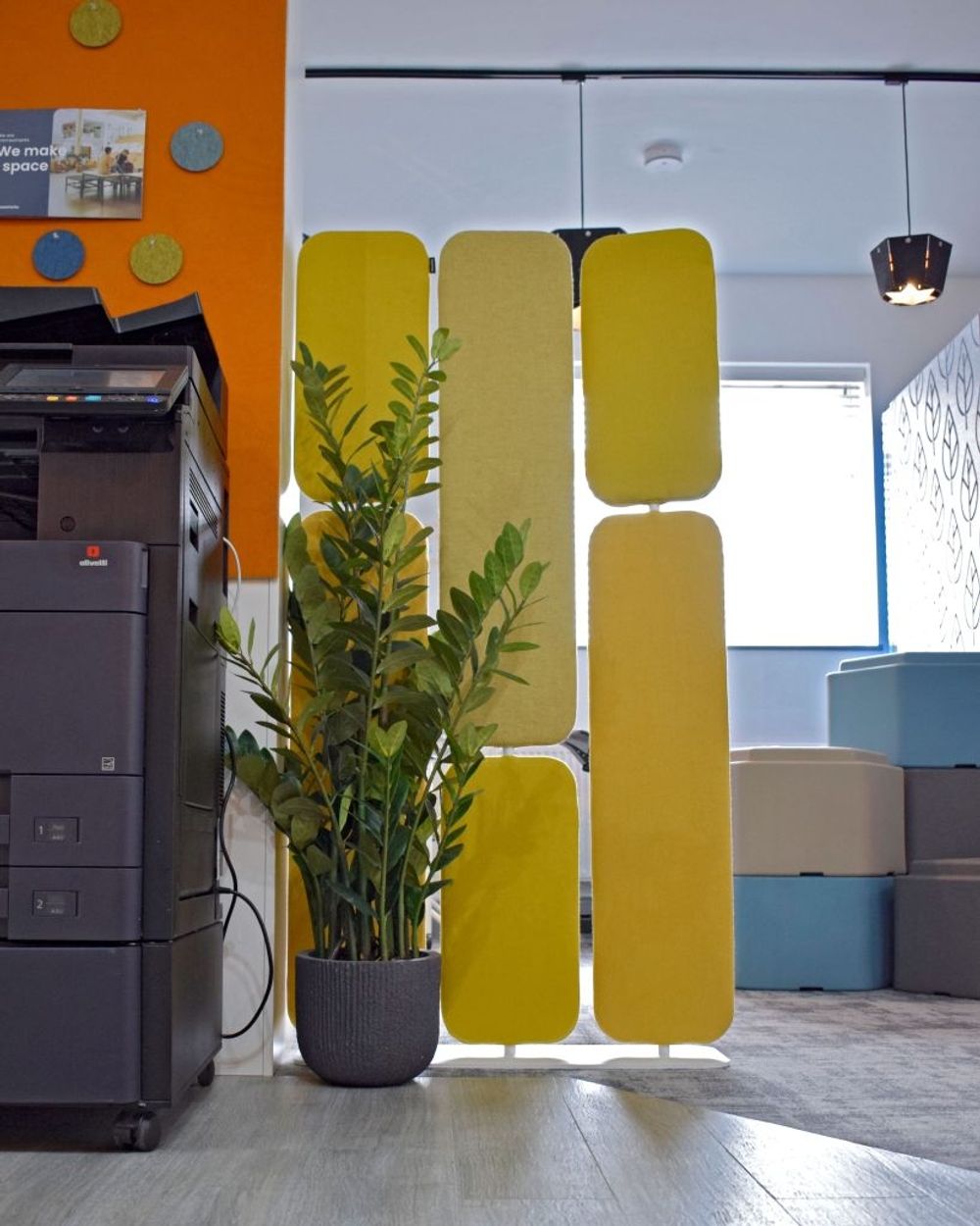 Exotic Zamioculcas Tree 4.2ft: Lifelike Indoor/Outdoor Foliage - Fast Delivery