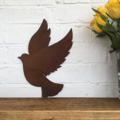 Rusted DOVE Metal Garden Ornament - Home Decor Sign - Bird Feature Wall Fence - High Quality
