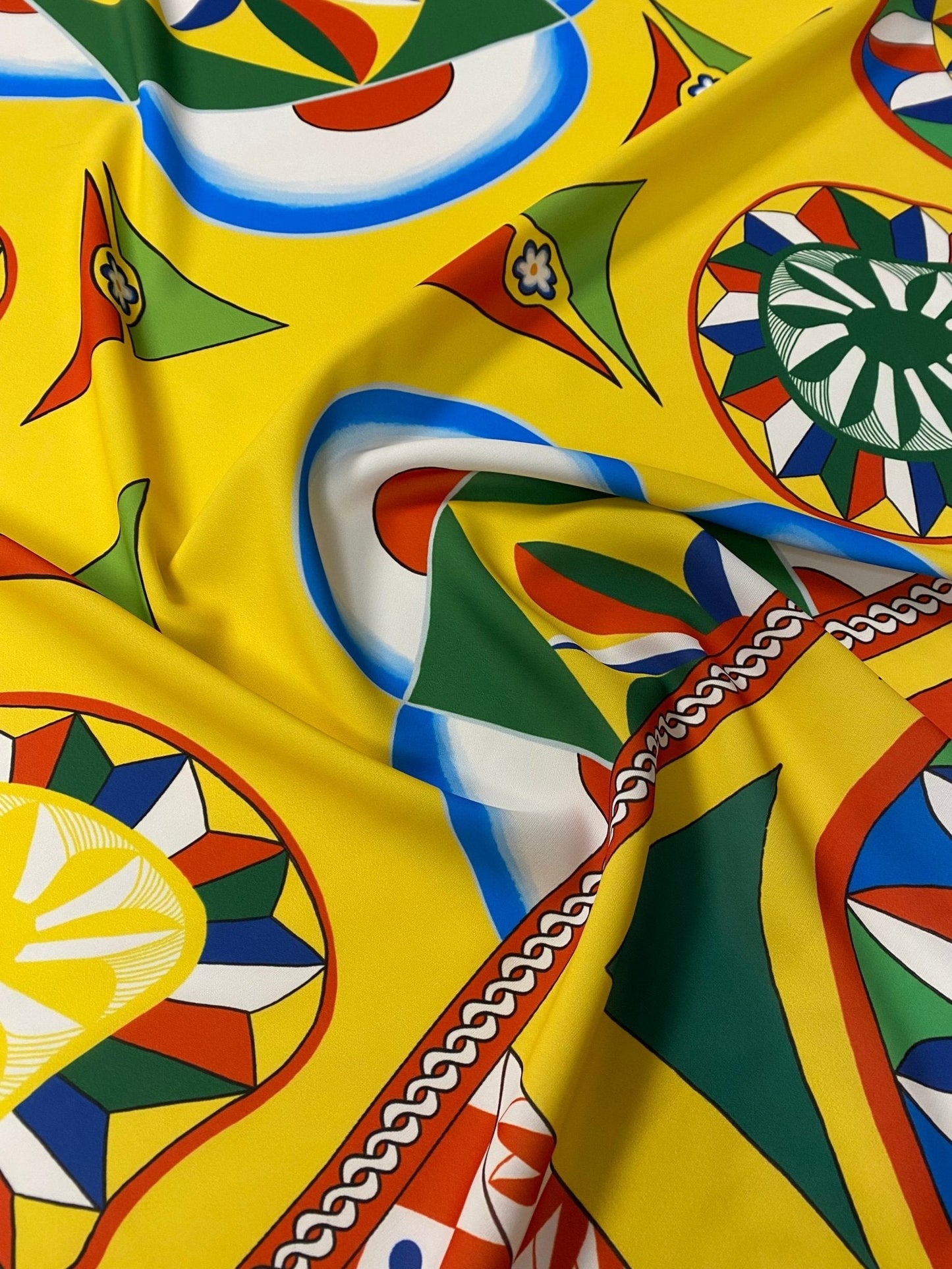 Vibrant Geometric Crepe Fabric by the Metre – Yellow Mediterranean Mosaic