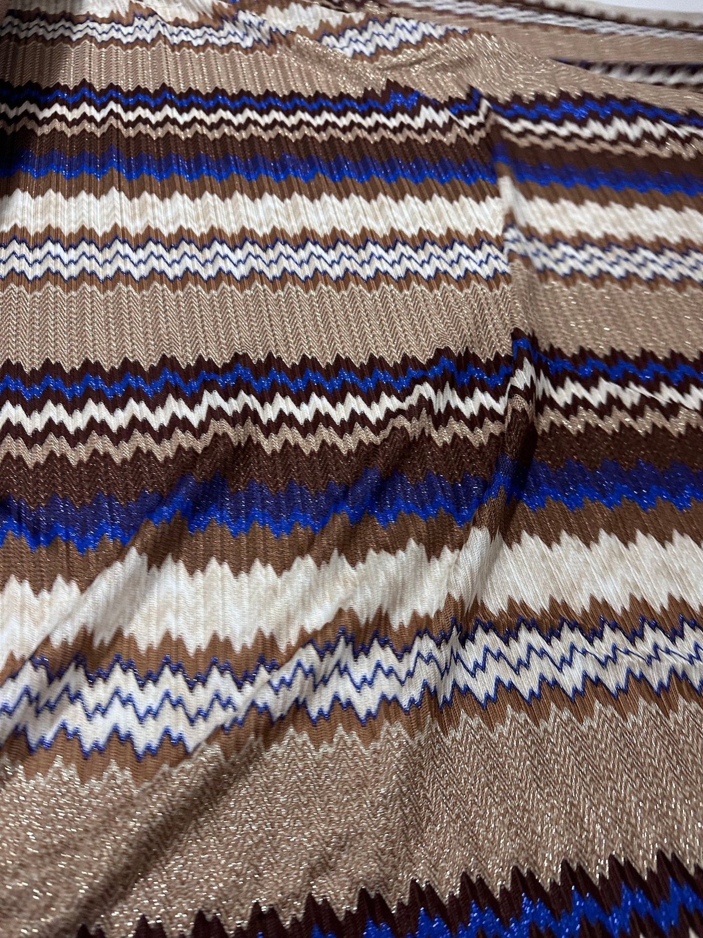 Zigzag Knit Mesh Fabric with Shimmer Elastic Jersey for Fashion Apparel